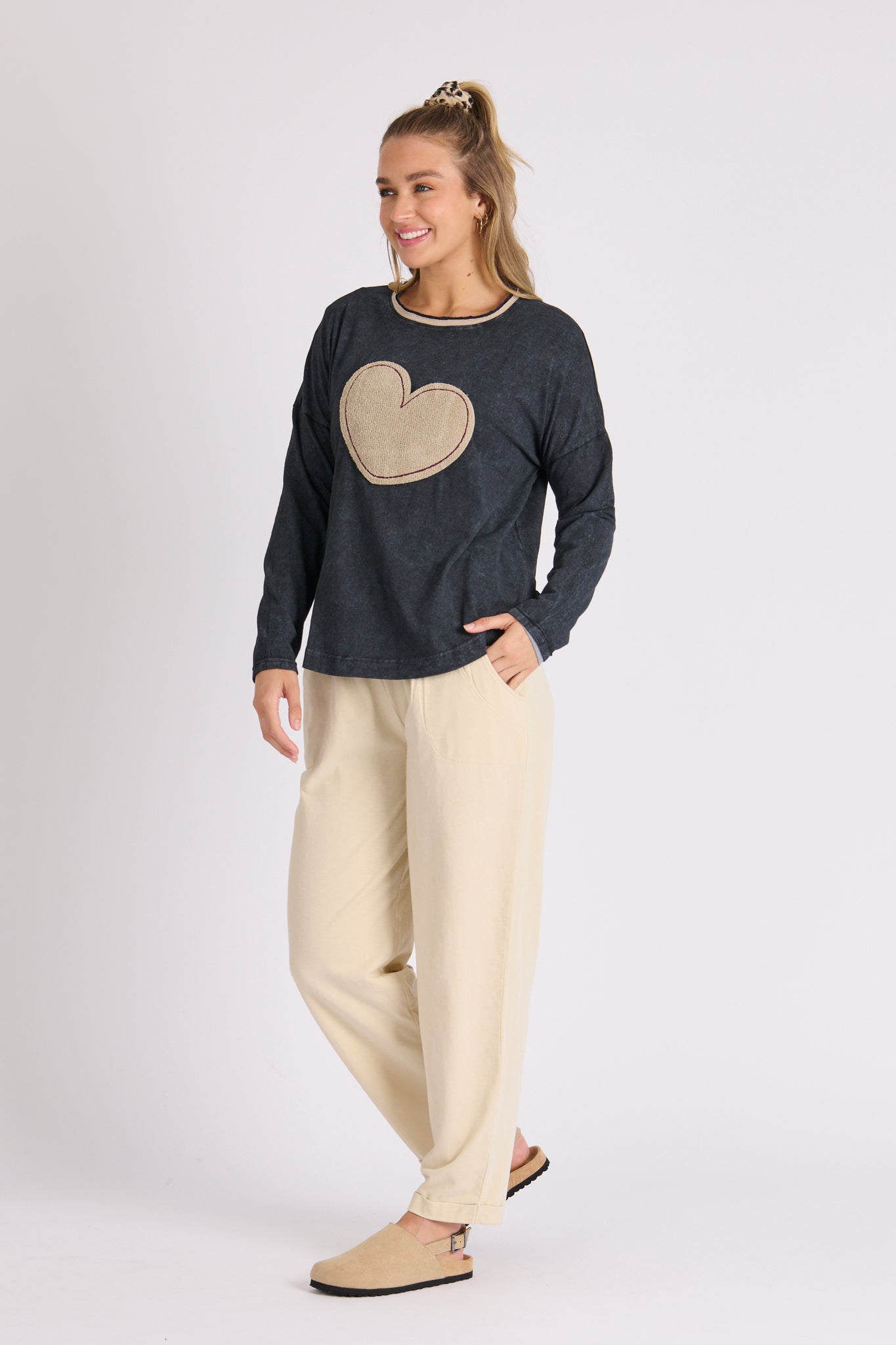 One Ten Willow Scoop Hem Relaxed Tee - Black