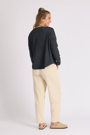 One Ten Willow Scoop Hem Relaxed Tee - Black