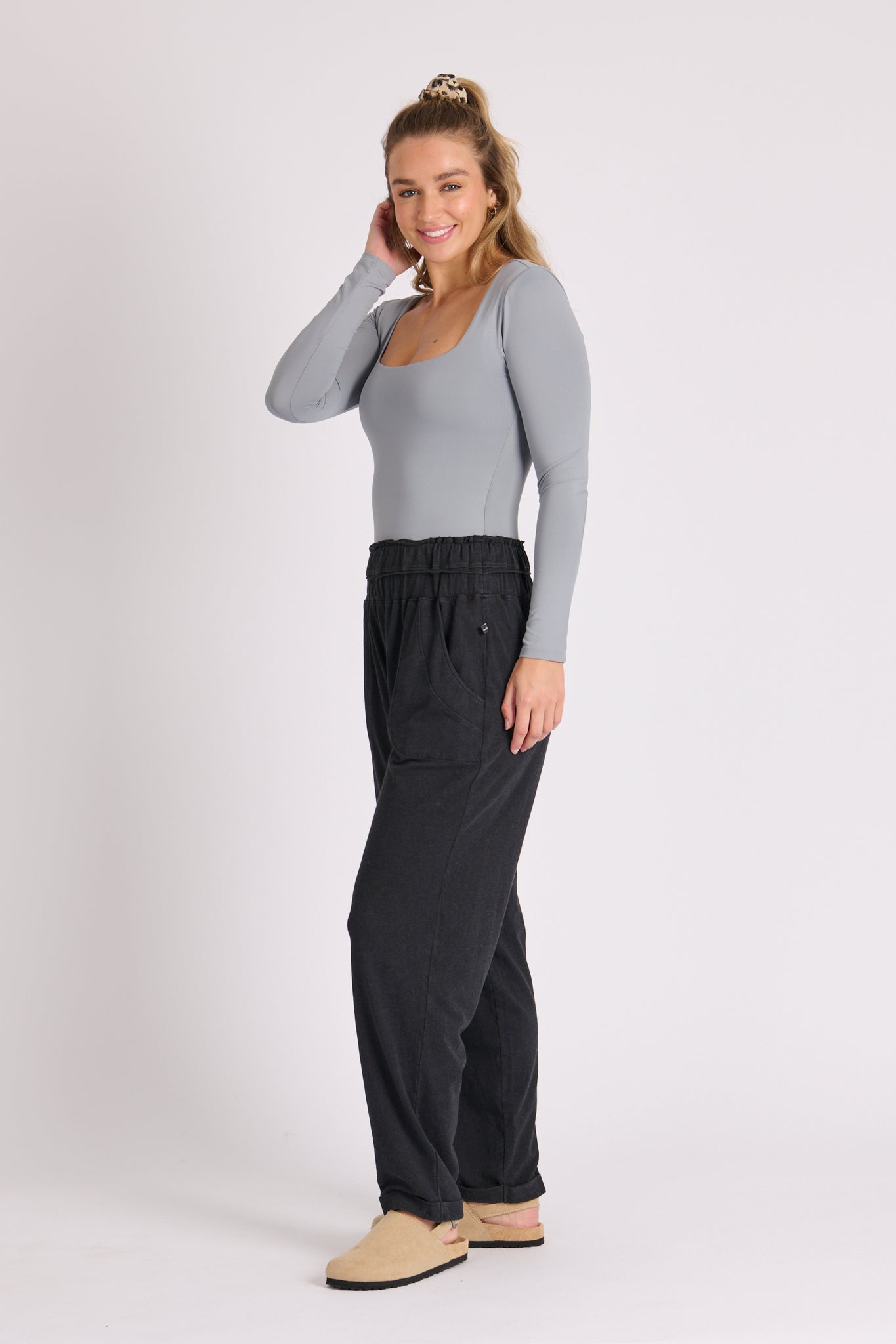 One Ten Willow Waist Detail Pant - Black