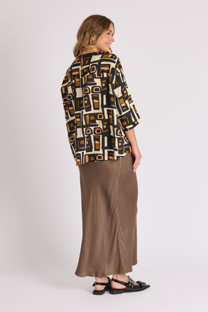 Ellis and Dewey Boxy Scoop Hem Top - Olive Geometric