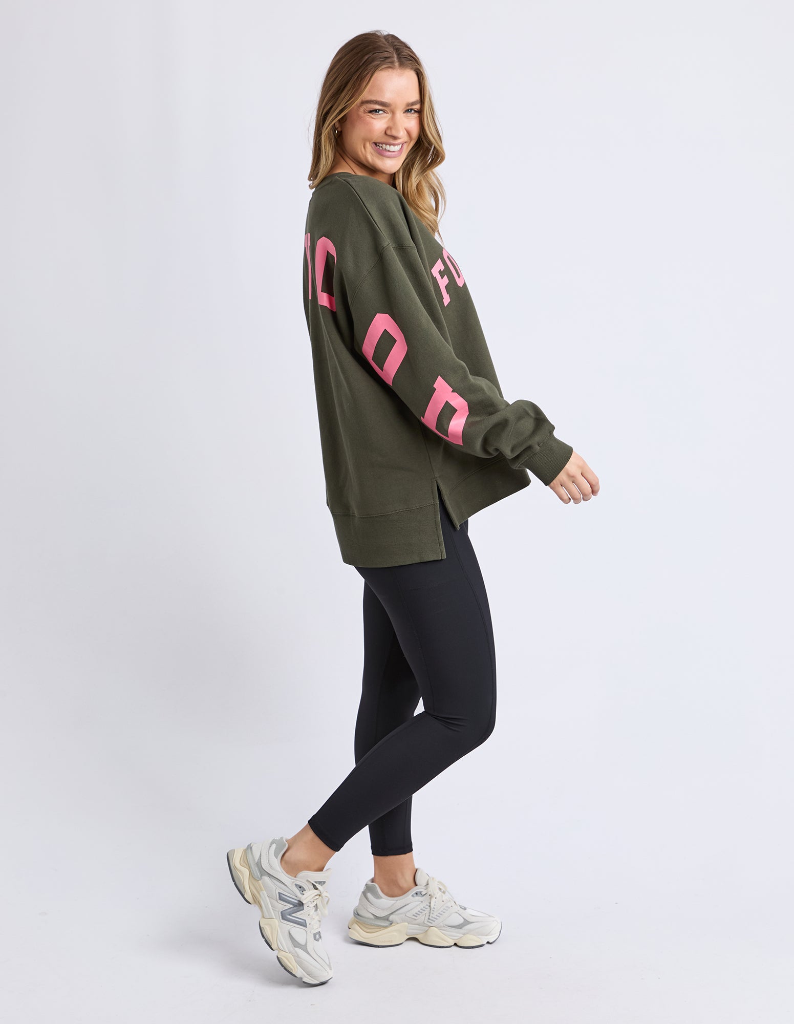 Foxwood Interval Crew - Dark Khaki