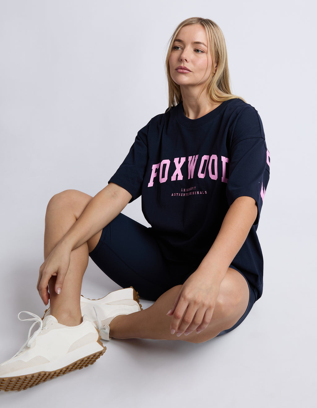 Foxwood Interval Tee - Navy/Neon Pink