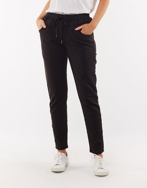 Foxwood Sylvia Jogger - Black